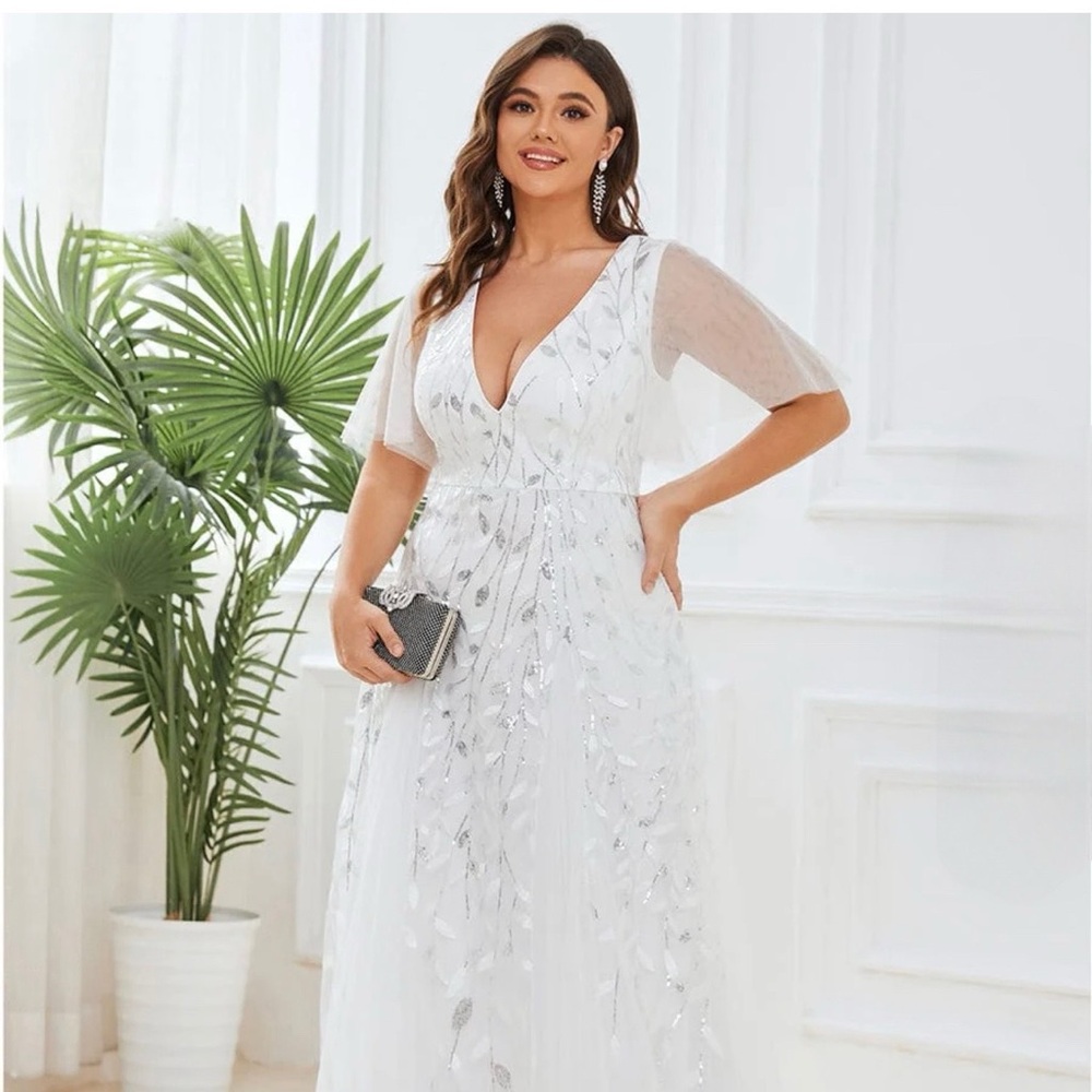 BNWT Beautiful Plus Size Wedding Dress or White Prom Dress